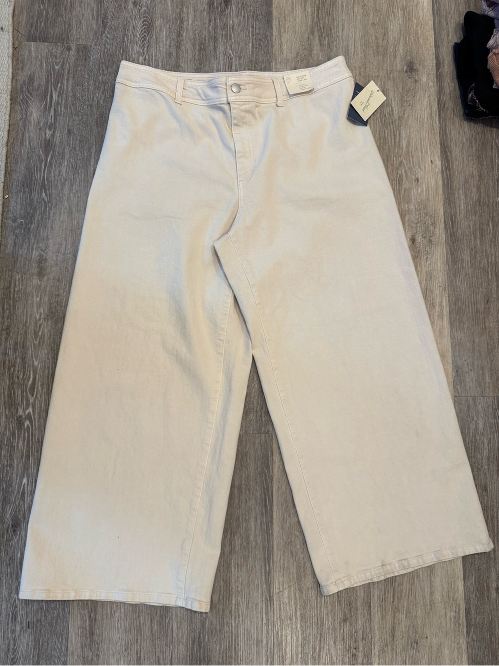 NWT Universal Thread cream high-rise sailor wide leg cropped pants